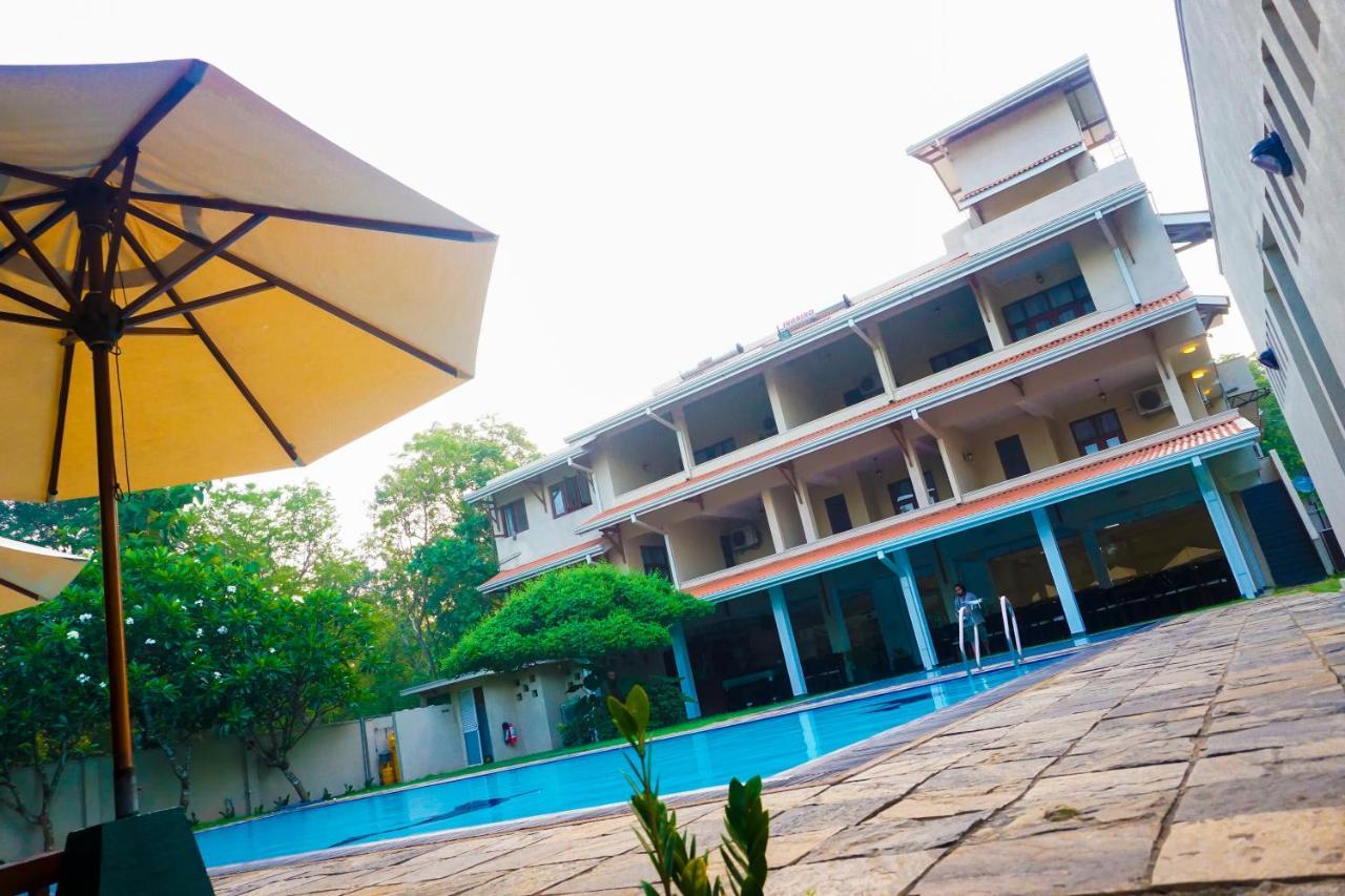 Lavendish Okrin Hotel Kataragama Esterno foto