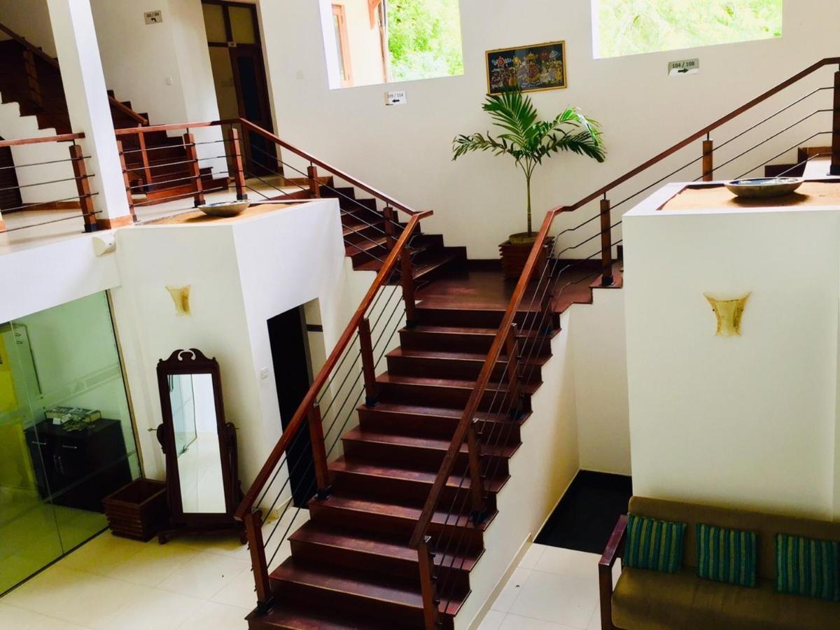 Lavendish Okrin Hotel Kataragama Esterno foto